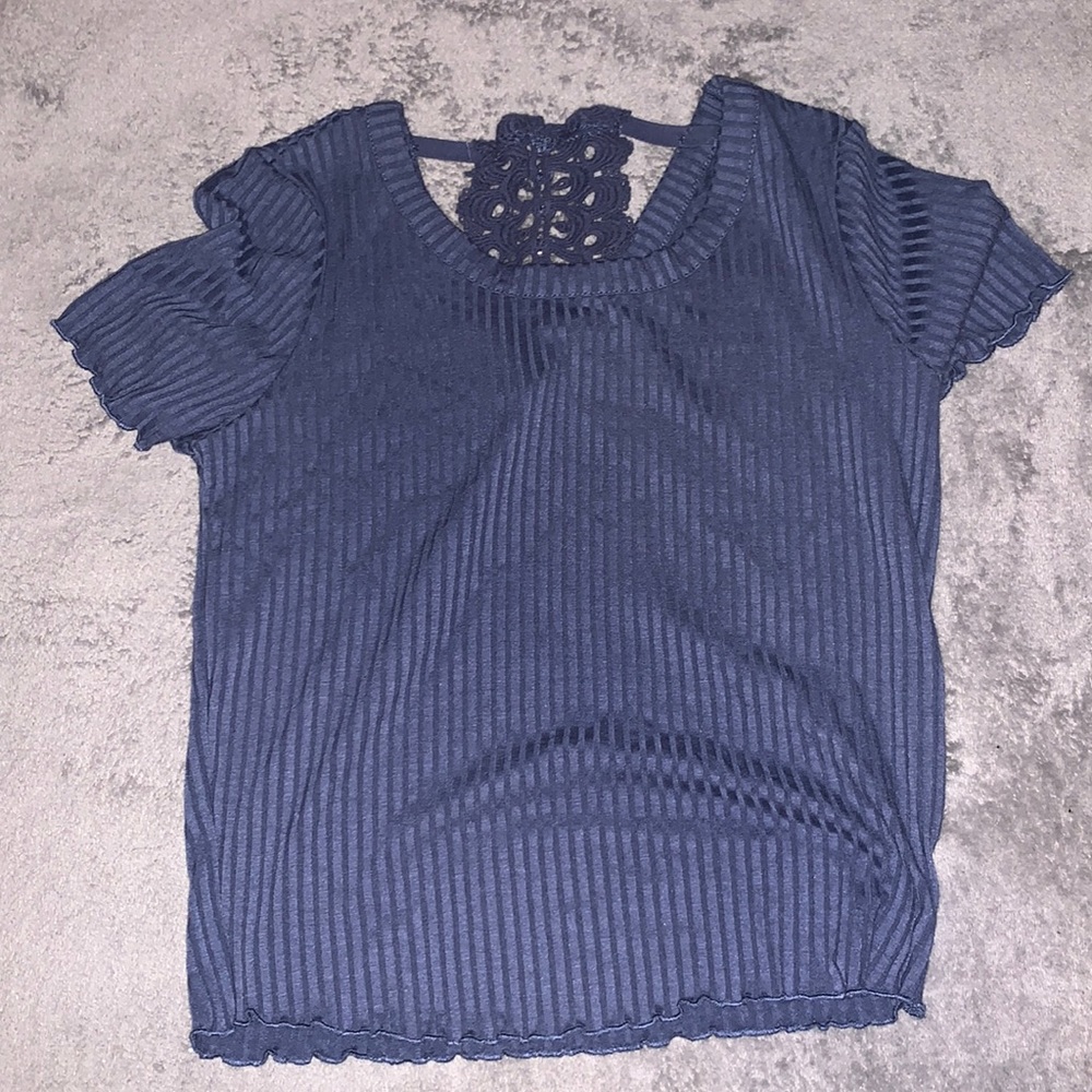 cropped t-shirt
